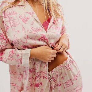 Chic Pink Graphic Women's Pajama Set